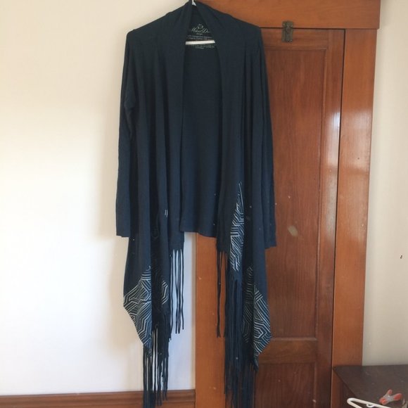 Maha Devi Ayita Fringed Cardigan - Picture 2 of 4